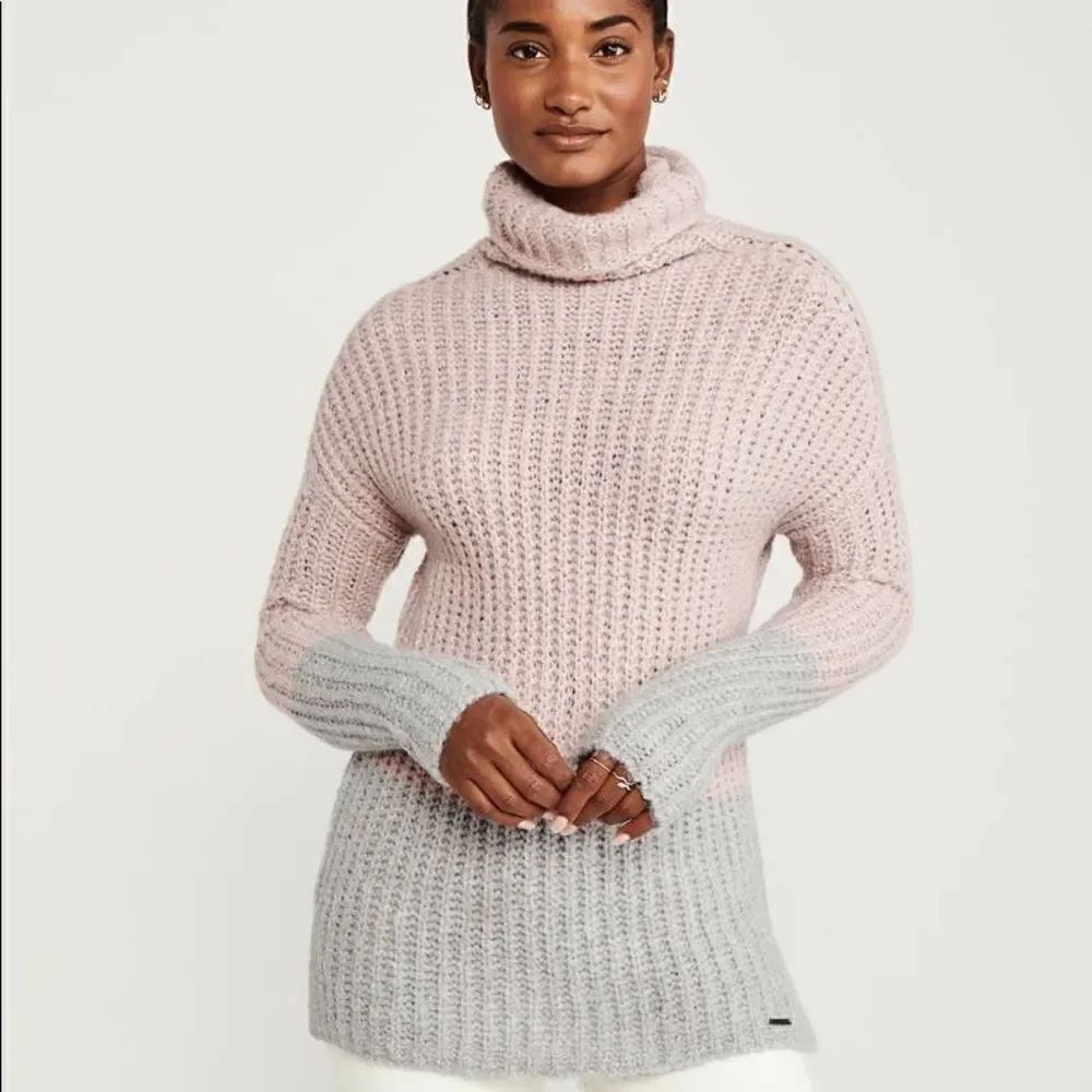 ✨ Women's
Turtleneck Sweatet✨ 